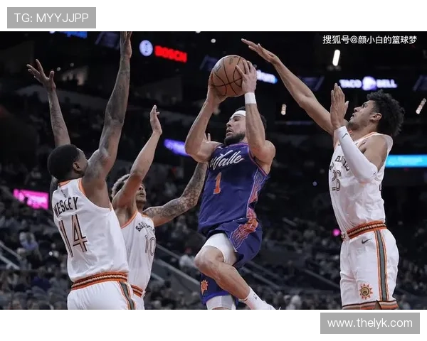 布克伤退马刺豪取七连胜狂胜太阳